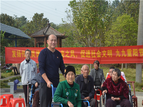 岳陽(yáng)市龍馬驛站汽車(chē)服務(wù)有限公司,汽車(chē)銷(xiāo)售,汽車(chē)清洗,汽車(chē)美容,汽車(chē)裝飾,汽車(chē)影音